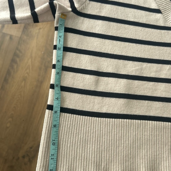 Marled XL V-Neck Sweater with Cream and Black Stripes - Picture 9 of 13